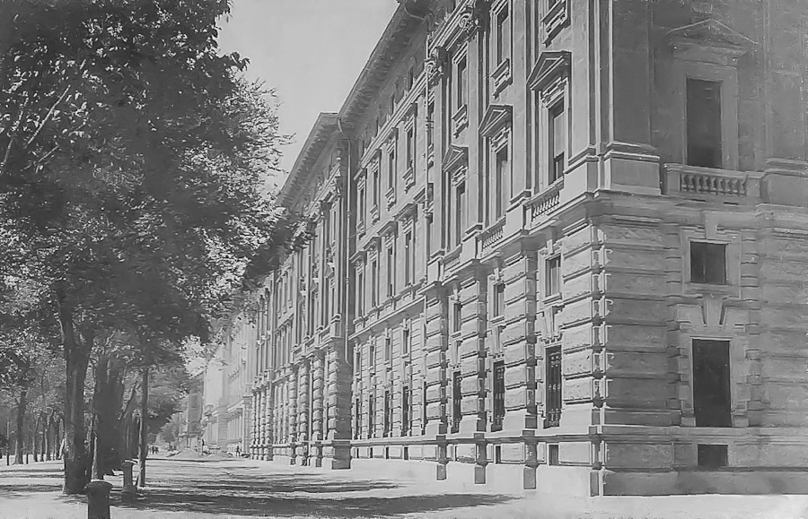 4 / 48